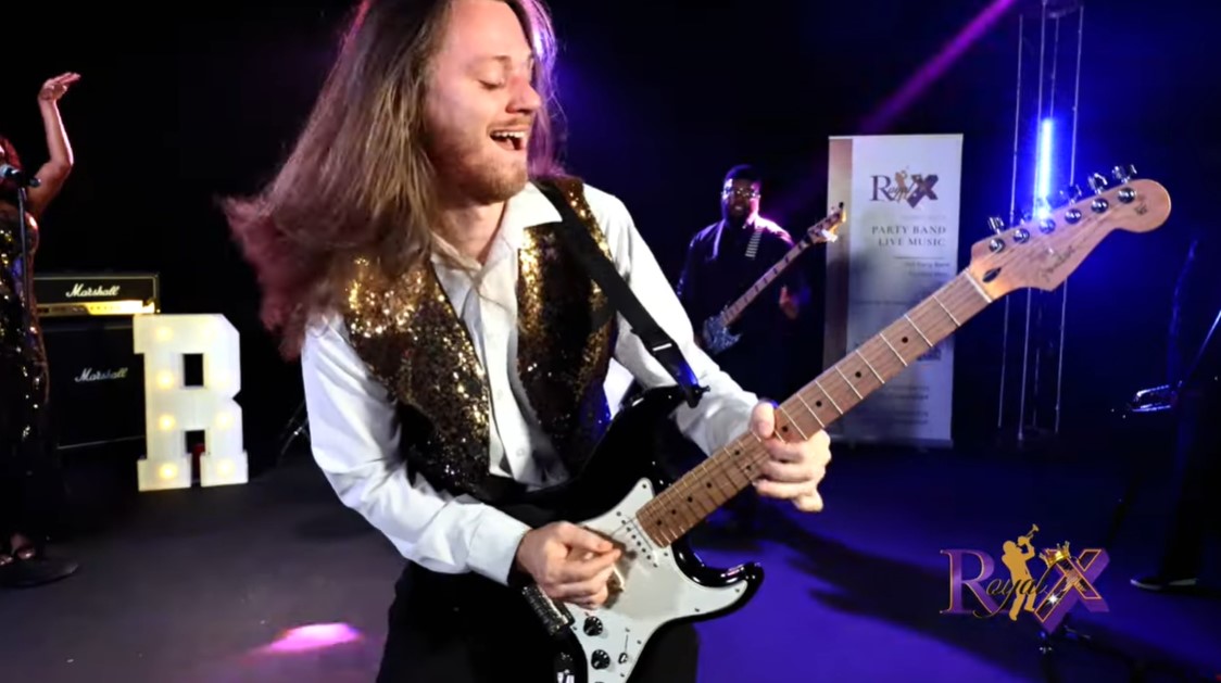 When to Hire a Party Band for Small Intimate Events