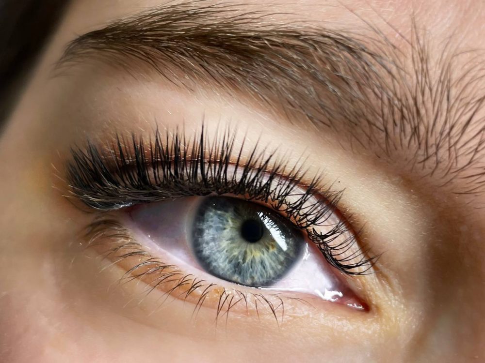 How an Eyelash Beauty Salon Handles Lash Customization